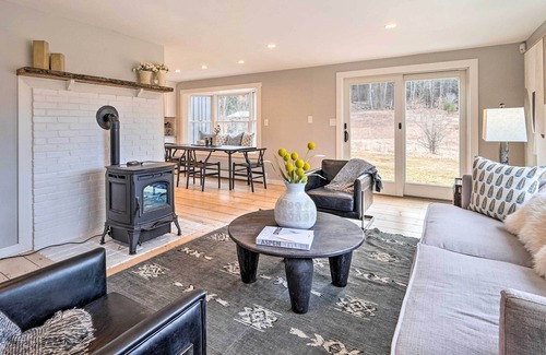 Chester House | Modern Chester Escape < 20 Mi to Bromley Mtn!