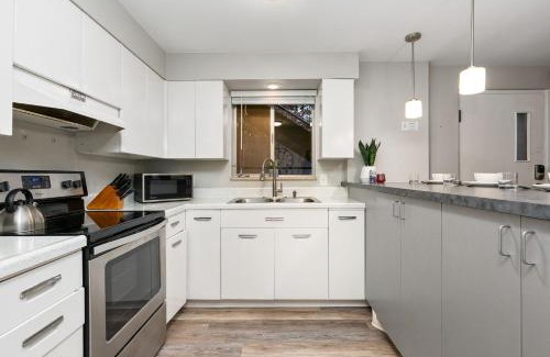 Old Town Apartment | Modern & Chic Condo in the Heart of Old Town