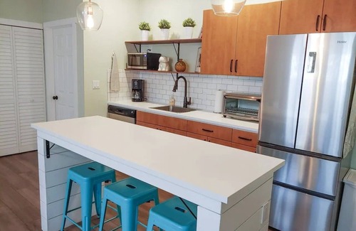 Castle Rock House | Modern Chic Downtown Home-Walk to Everything!
