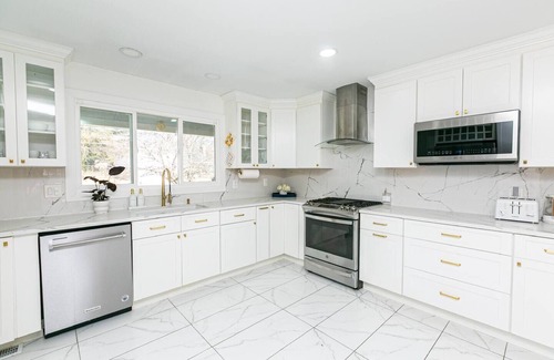 White Oak House | Modern Chic Home W/Lots Of Natural Light Near DC