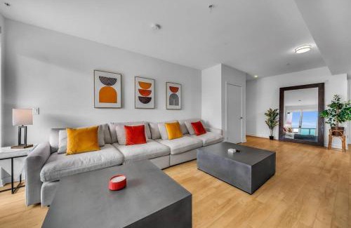 Downtown Apartment | Modern & chic in Heart of Downtown Santa Monica