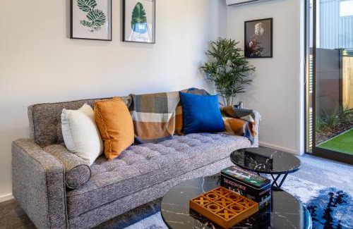 Upper Riccarton Apartment | Modern Chic Retreat 2 Bed, 2 Bath: Riccarton