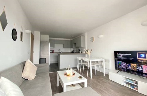 Northampton Apartment | Modern City Centre Apartment | High Speed Internet