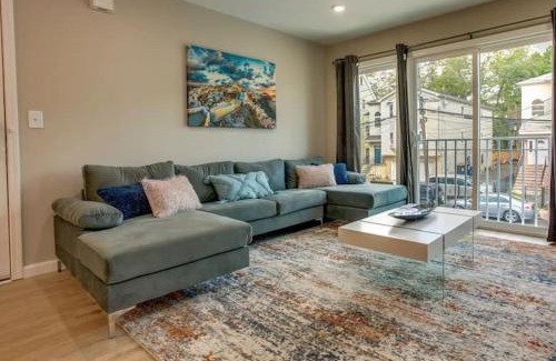 Ampere Apartment | Modern City Getaway Near Downtown Newark & NYC