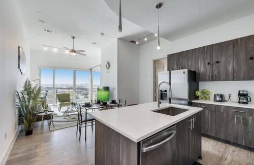 Cedars Apartment | Modern Cityviews I Gym I Free Parking