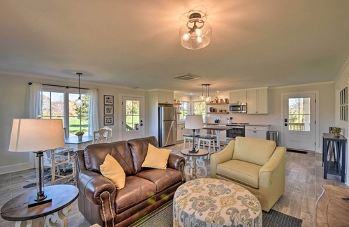 Clarkesville Cottage | Modern Clarkesville Cottage w/ Decks & Patio!