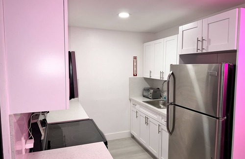 Edgewood House | Modern, Classic, Retro & Cozy!