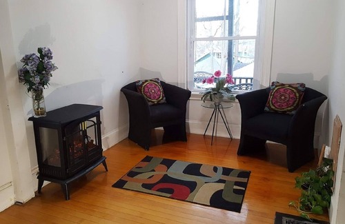 Wollaston Apartment | Modern, Clean Boston Quincy 1+ Bedroom-Easy Red Line Train Access - Free Parking