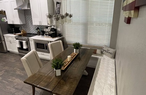 Candler House | Modern Clean Lake Weir Home - Close to Villages - Monthly Rentals Available