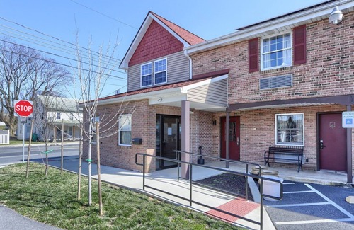 Palmyra Apartment | Modern Clean Pet Friendly Hotel Room