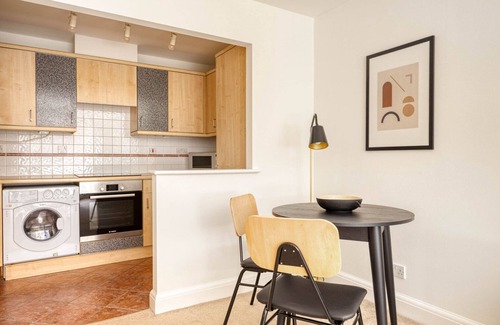 Barbican Apartment | Modern Clerkenwell 1BR w/Private Terrace, near Barbican, by Blueground