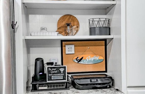 Brookings House | Modern Coast Escape |Hot Tub & Games |Near Beach