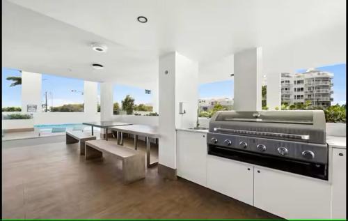 Buddina Apartment | Modern Coastal Apartment - Walk to beach and shops