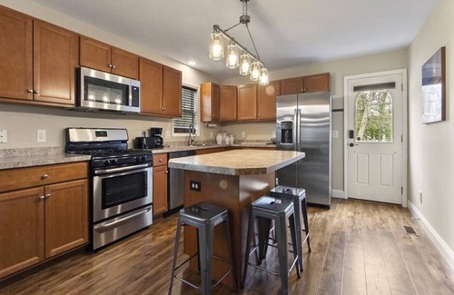 Town Bank House | Modern Coastal Beach Getaway in Cape May Historic Whaling Village, 2.5 blocks to Delaware Bay Sunsets
