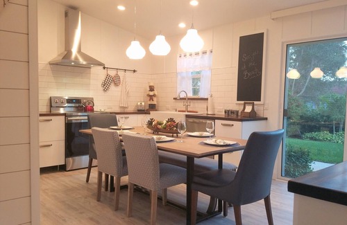 Central Naples House | Modern Coastal Cottage 1.5 miles to Beach