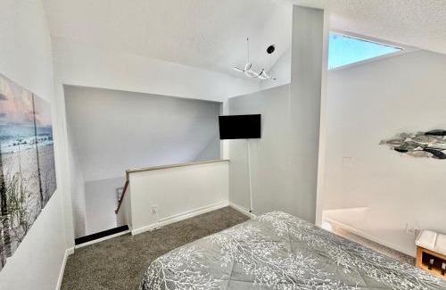 Ocean Ridge House | Modern Coastal Retreat Near the Beach and Golf - Sleeps 4