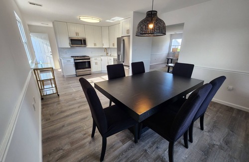Ventnor City Apartment | Modern Coastal Vibes – Elegant Beach Retreat in Ventnor City