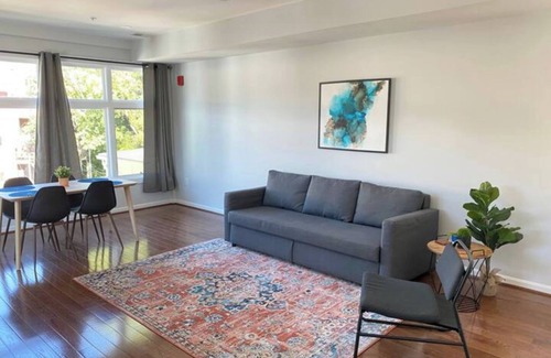 Georgetown Apartment | Modern Comfort 2-bed. King bed
