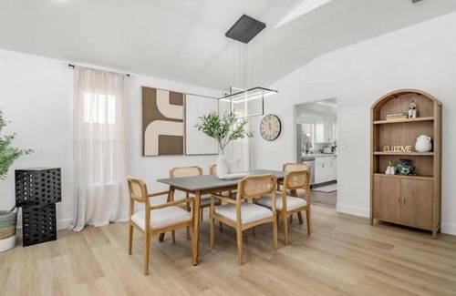 Clovis House | Modern Comfort: Clovis Edition