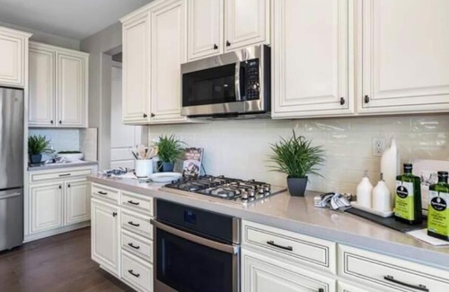 Elk Grove House | Modern Comfort: Elk Grove Alfresco Edition