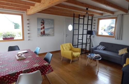 Beuzec-Cap-Sizun House | Modern comfortable holiday home at Cap Sizun