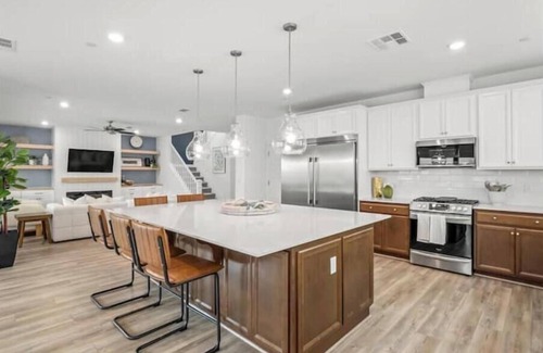 Clovis House | Modern Comfort: Heritage Grove Edition