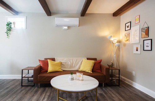 Royersford Apartment | Modern & Comfy | 5★ Location, ♛Queen Bed, Parking