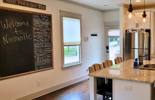Lockeland Springs House | Modern & Comfy ~ Mins to Stadium & Downtown ~ Deck