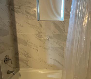 South 7th Ward Apartment | Modern Condo 3
