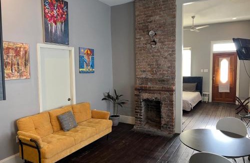 South 7th Ward Apartment | Modern Condo 3