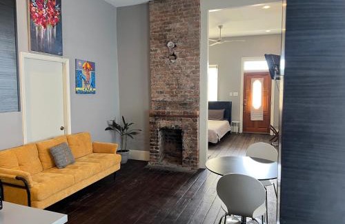 South 7th Ward Apartment | Modern Condo 3