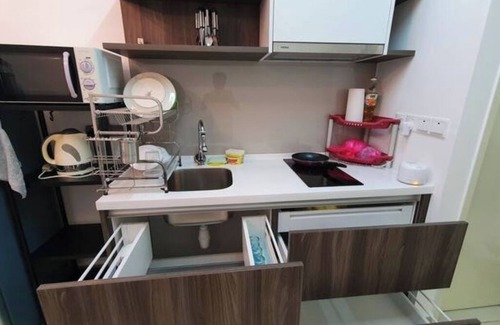Kajang Condo | Modern condo (3) with air cond. and pool at bangi