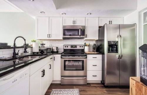 Chalet Village Condo | Modern Condo, King/Queen, Close 2 Downtown