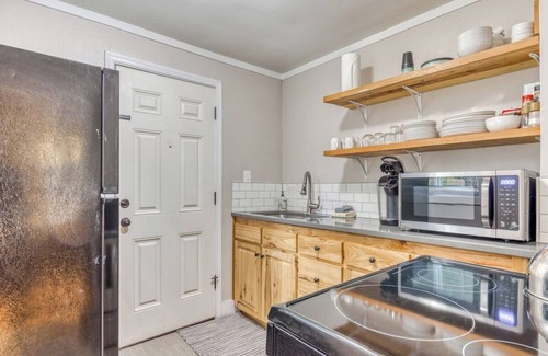 Mount Hood Village Apartment | Modern Conveniences, Rustic Charm - Mt Air Unit 12