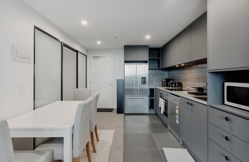 Belconnen Apartment | Modern Convenient 2-Bed with Lakeside View