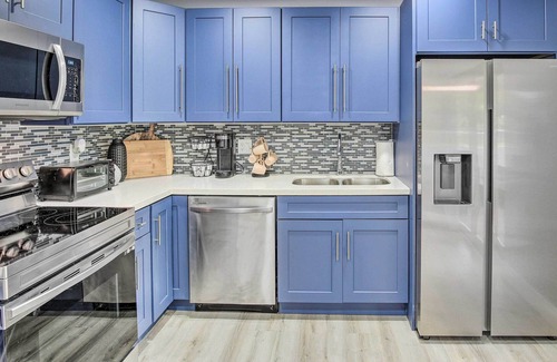 Coral Springs House | Modern Coral Springs Home w/ Private Backyard