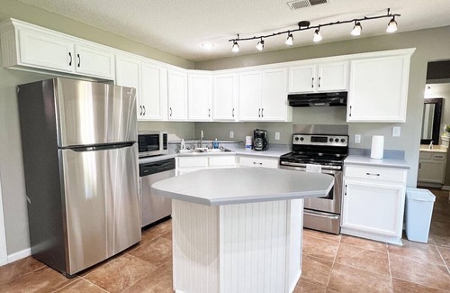 Gray's Creek House | Modern Cordova 4BR, quiet & safe