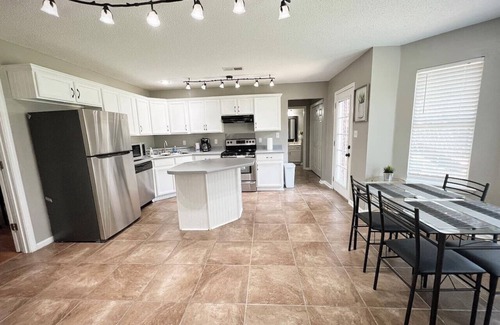 Gray's Creek House | Modern Cordova 4BR, quiet & safe