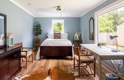 Valona House | Modern Costal Getaway in Townsend 4BR 2 BA