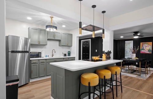 Rocky Mount House | Modern Cottage - City Centern