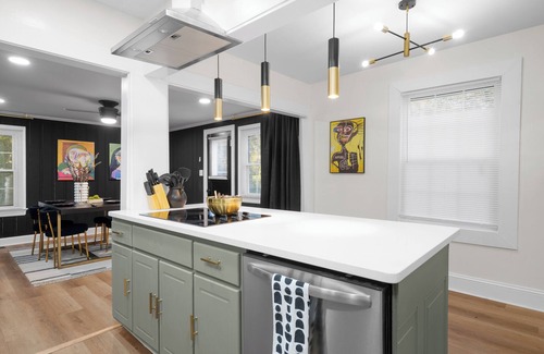 Rocky Mount House | Modern Cottage - City Centern
