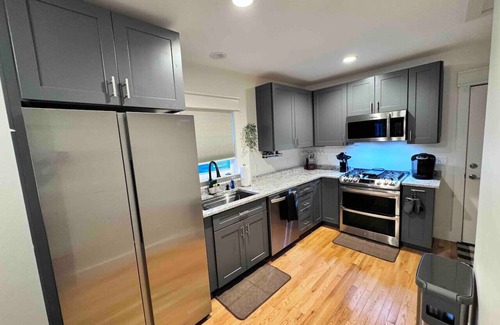The Old Commons House | Modern Cottage Downtown. Pets are allowed
