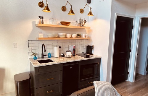 Gatlinburg - Pigeon Forge Cottage | Modern Cottage + Firepit + Nighttime Views + Hot Tub!