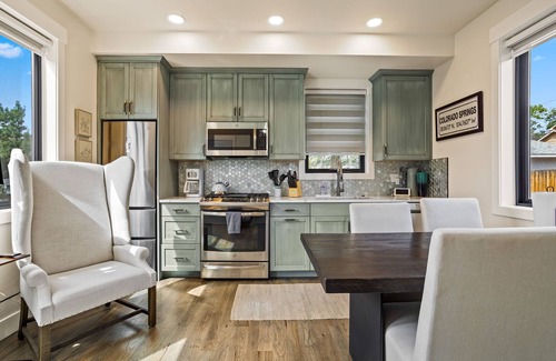 Central Colorado Springs Cottage | Modern Cottage Vibe - Springs Retreat + Hot Tub