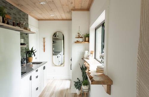 Boone Cabin | Modern couples cabin, sauna & hot tub