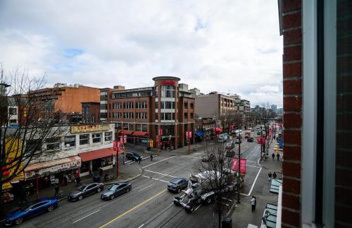 Chinatown Apartment | #Modern & Cozy 2BR 2BA in the Heart of Chinatown
