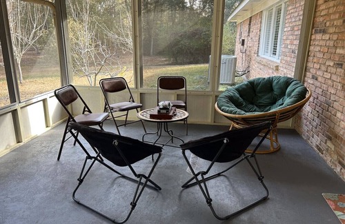 Kreole House | Modern & Cozy 3BR/2BA Netflix Big Parking
