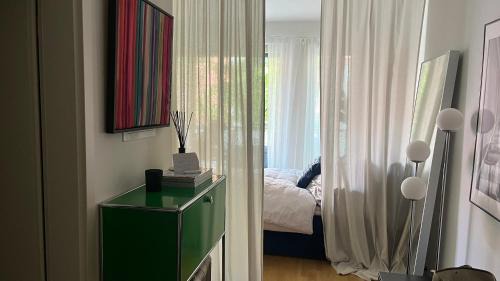 Schwabing Apartment | Modern & Cozy Apartment Münchner Freiheit with Balcony