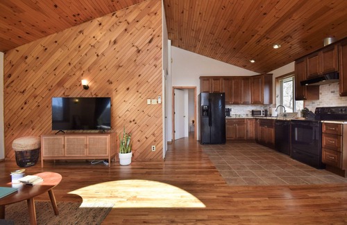 Vilas Cabin | Modern Cozy Cabin Views near Downtown Boone