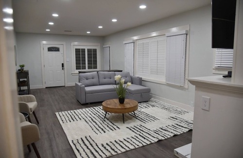 Riverside House | Modern & Cozy Family Home in Wood Streets of Riverside